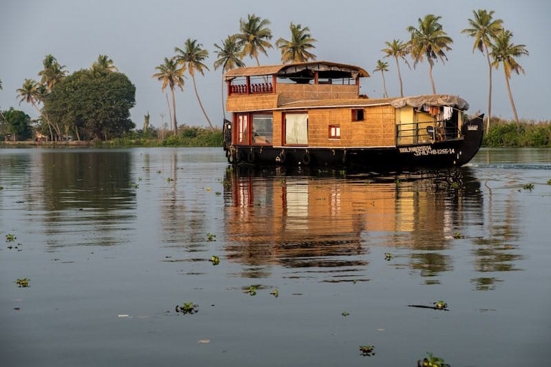 responsible travel kerala backwaters