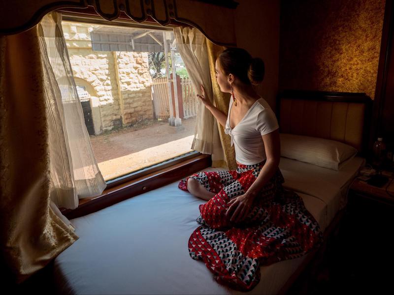 the golden chariot luxury train journey in India