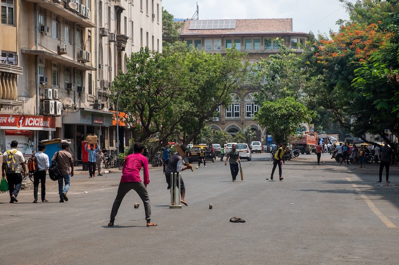 Street cricket in Colaba on a Mumbai virtual tour