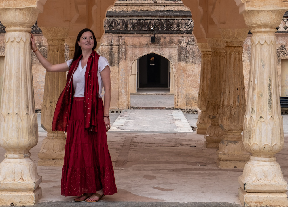 how to dress in india as a tourist